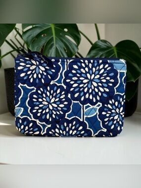 💙VERA BRADLEY💙Petal Splash Cosmetic Bag/NWOT